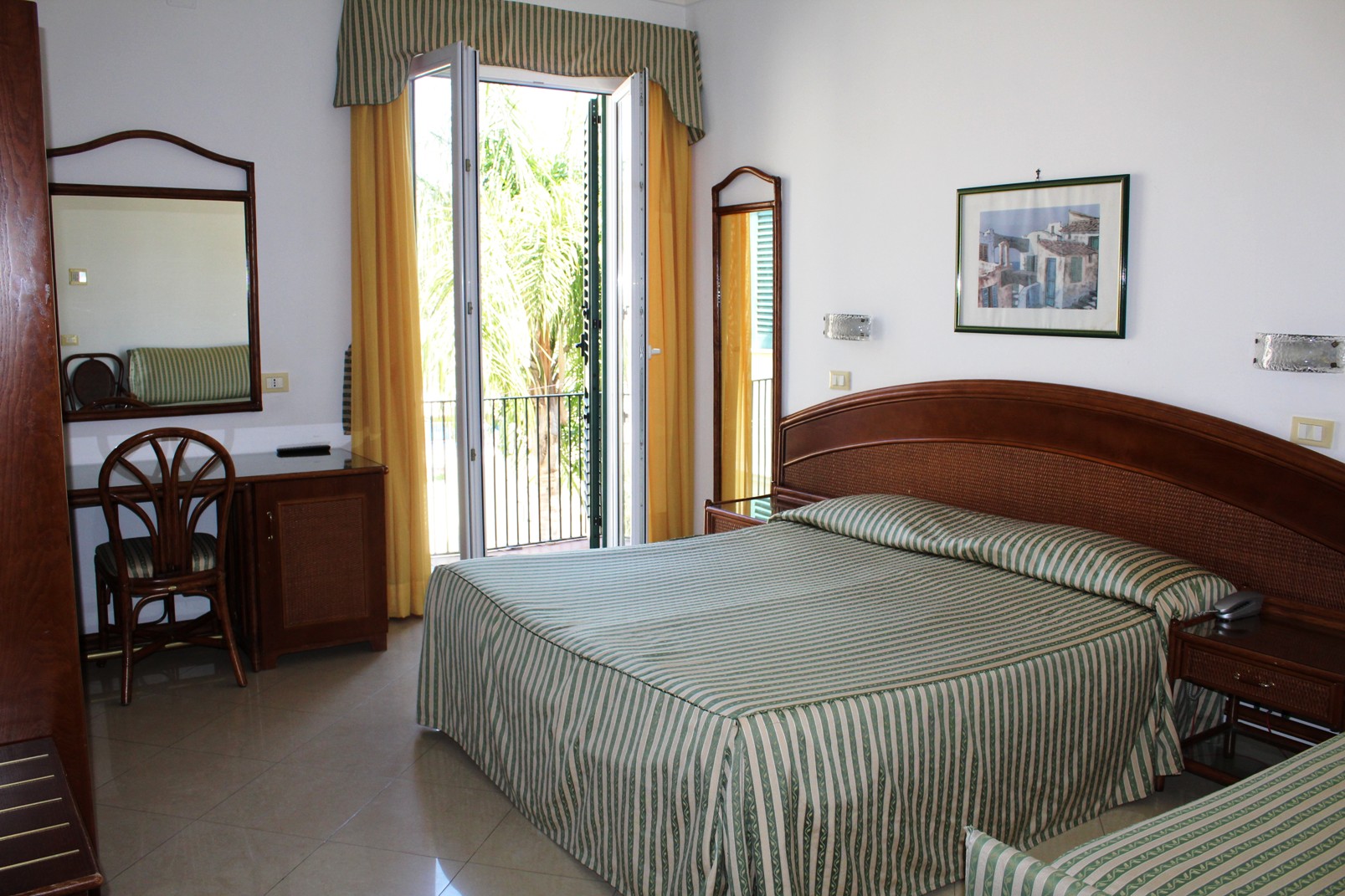 Ottobre Benessere Punta del Sole vacanza mare spiaggia relax e parchi termali a Forio Ischia